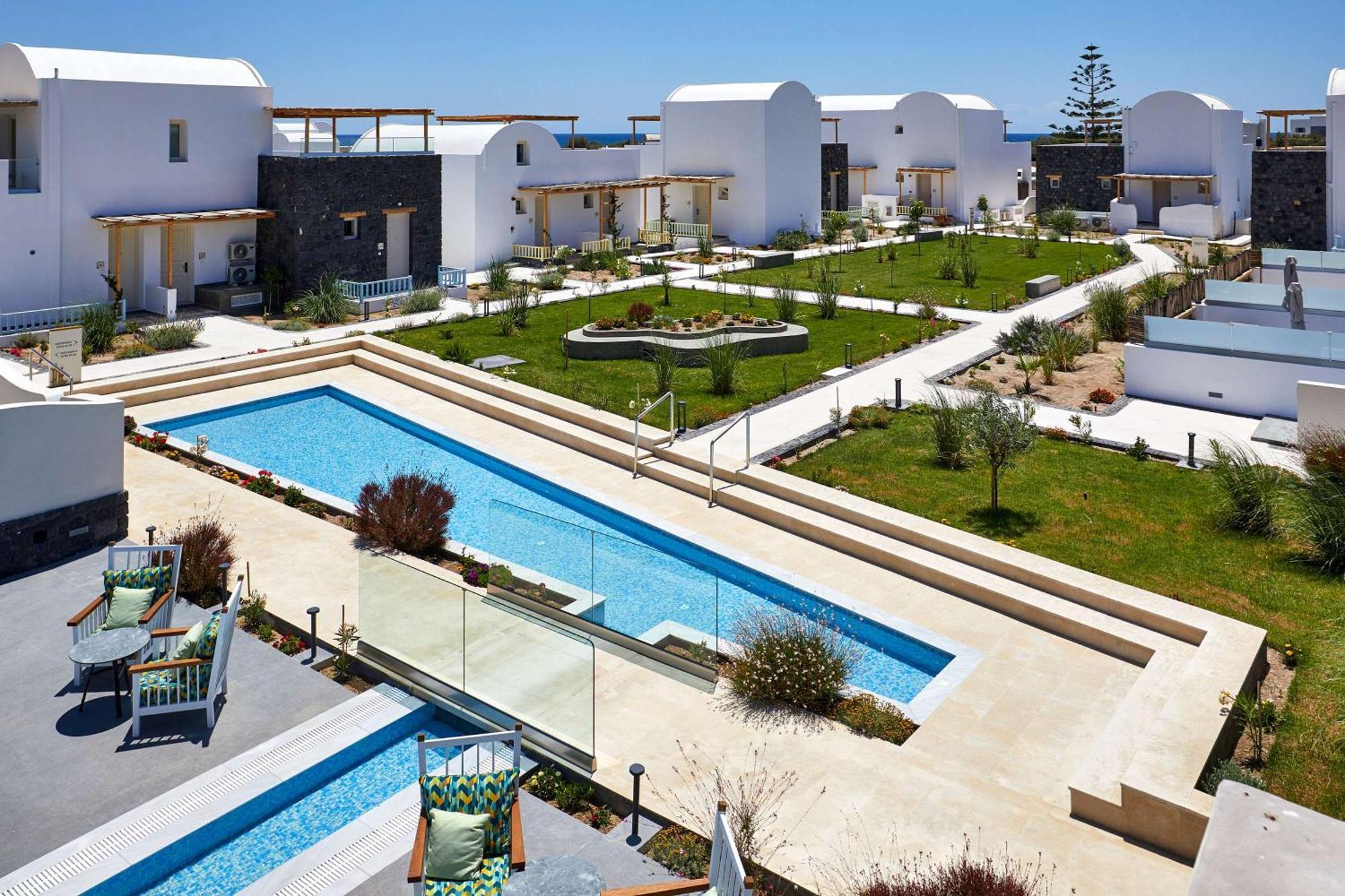 Sea Breeze Santorini Beach Resort, Curio By Hilton Agios Georgios  Exterior foto